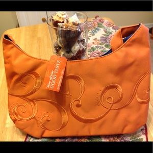 NWOT Insulated zipper lunch bag orange 🍊